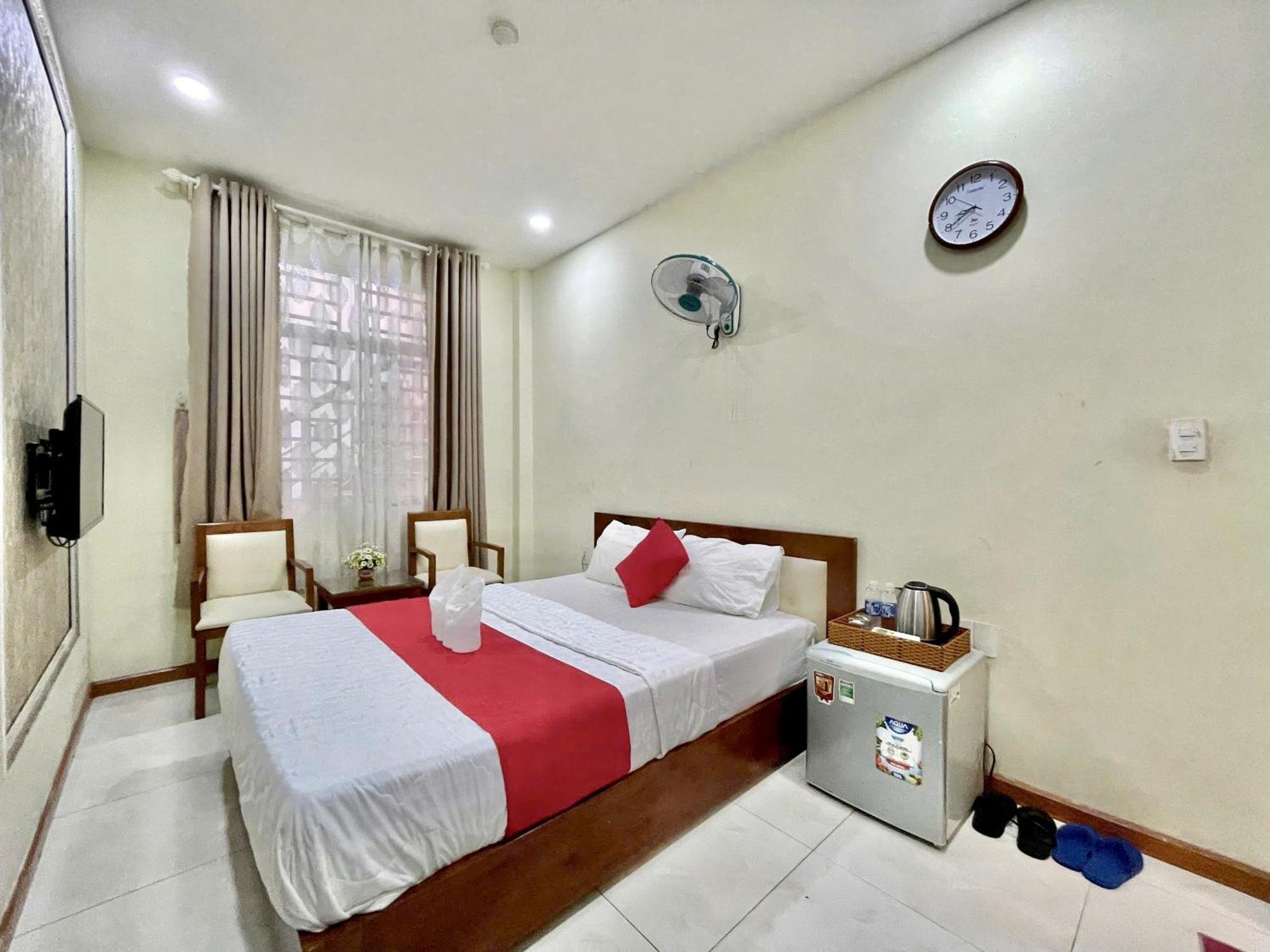 Nhu Y Hotel Cidade de Ho Chi Minh Exterior foto